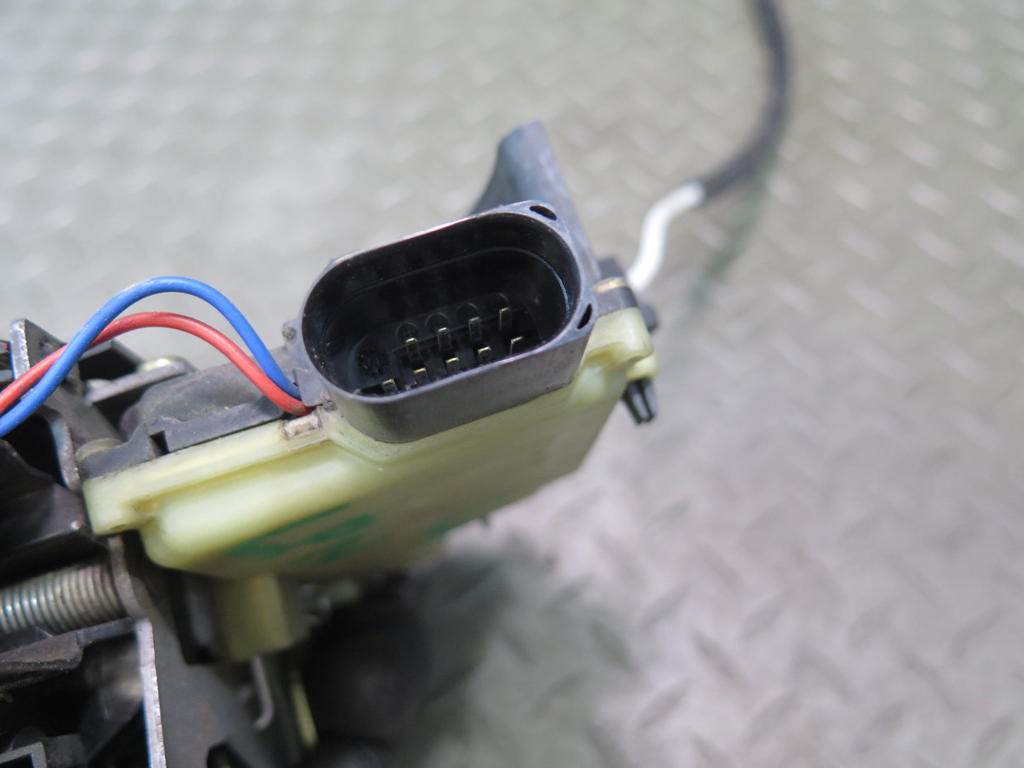 1999-2004 Porsche 911 996 Left Door Lock Latch Actuator