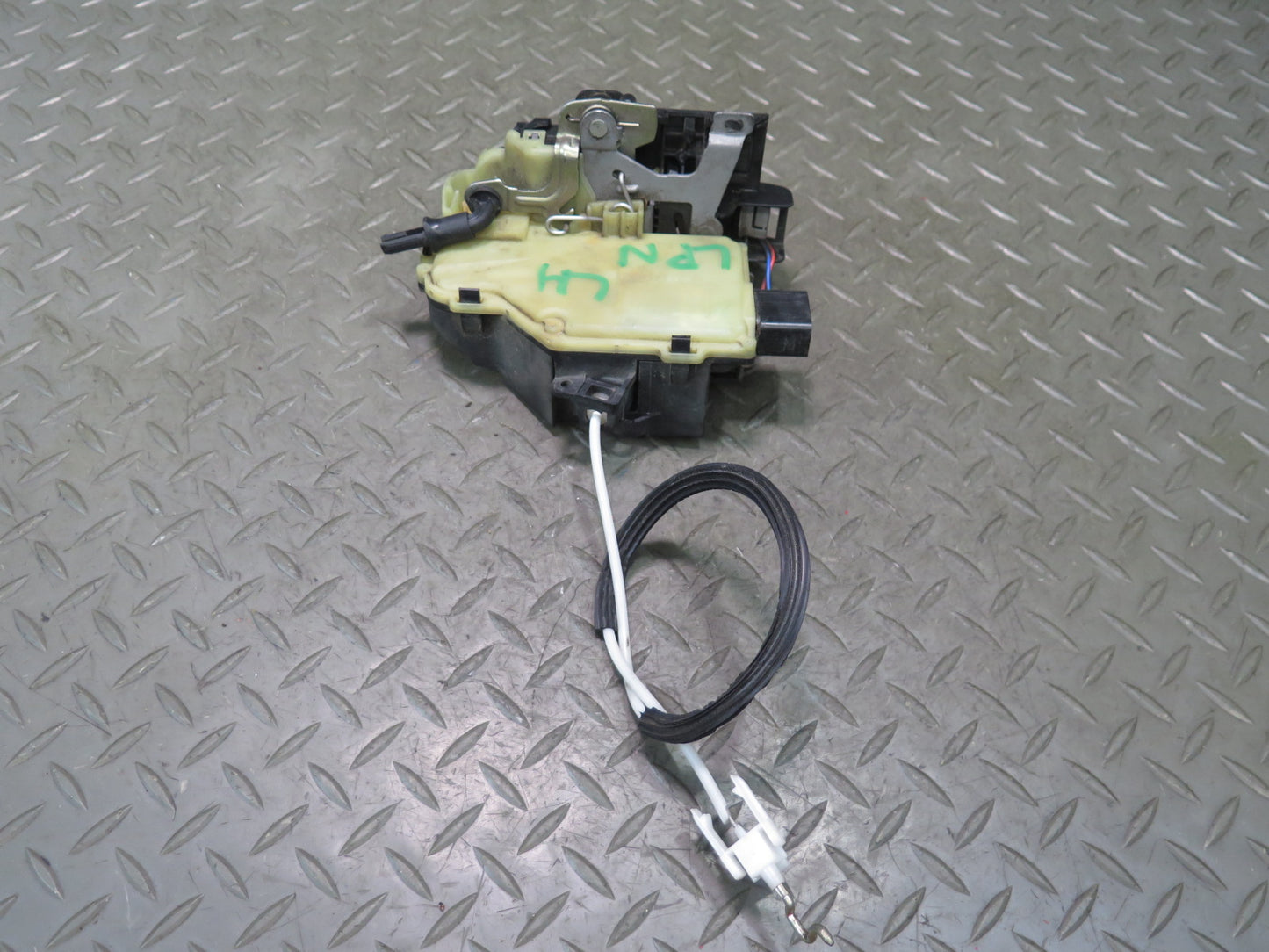 1999-2004 Porsche 911 996 Left Door Lock Latch Actuator