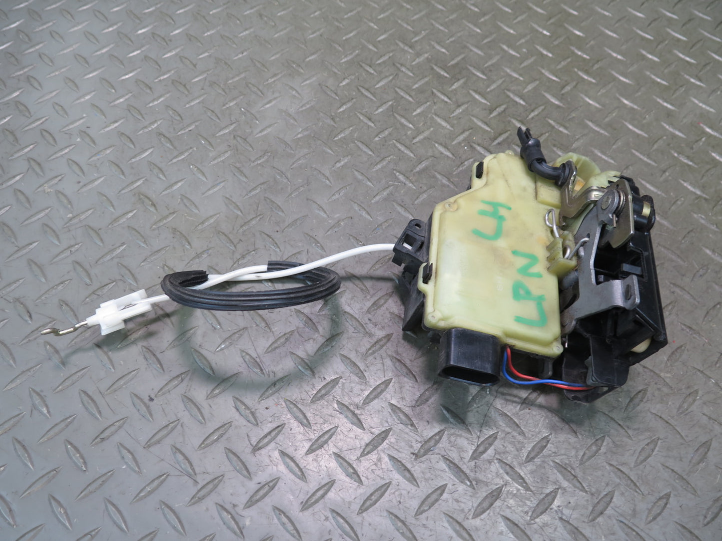 1999-2004 Porsche 911 996 Left Door Lock Latch Actuator