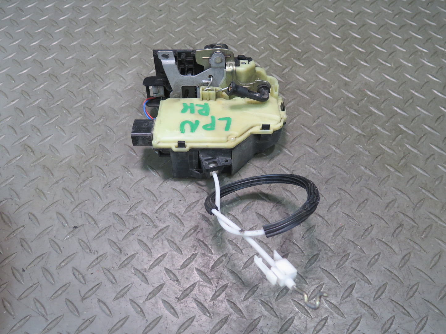 1999-2004 Porsche 911 996 Right Door Lock Latch Actuator