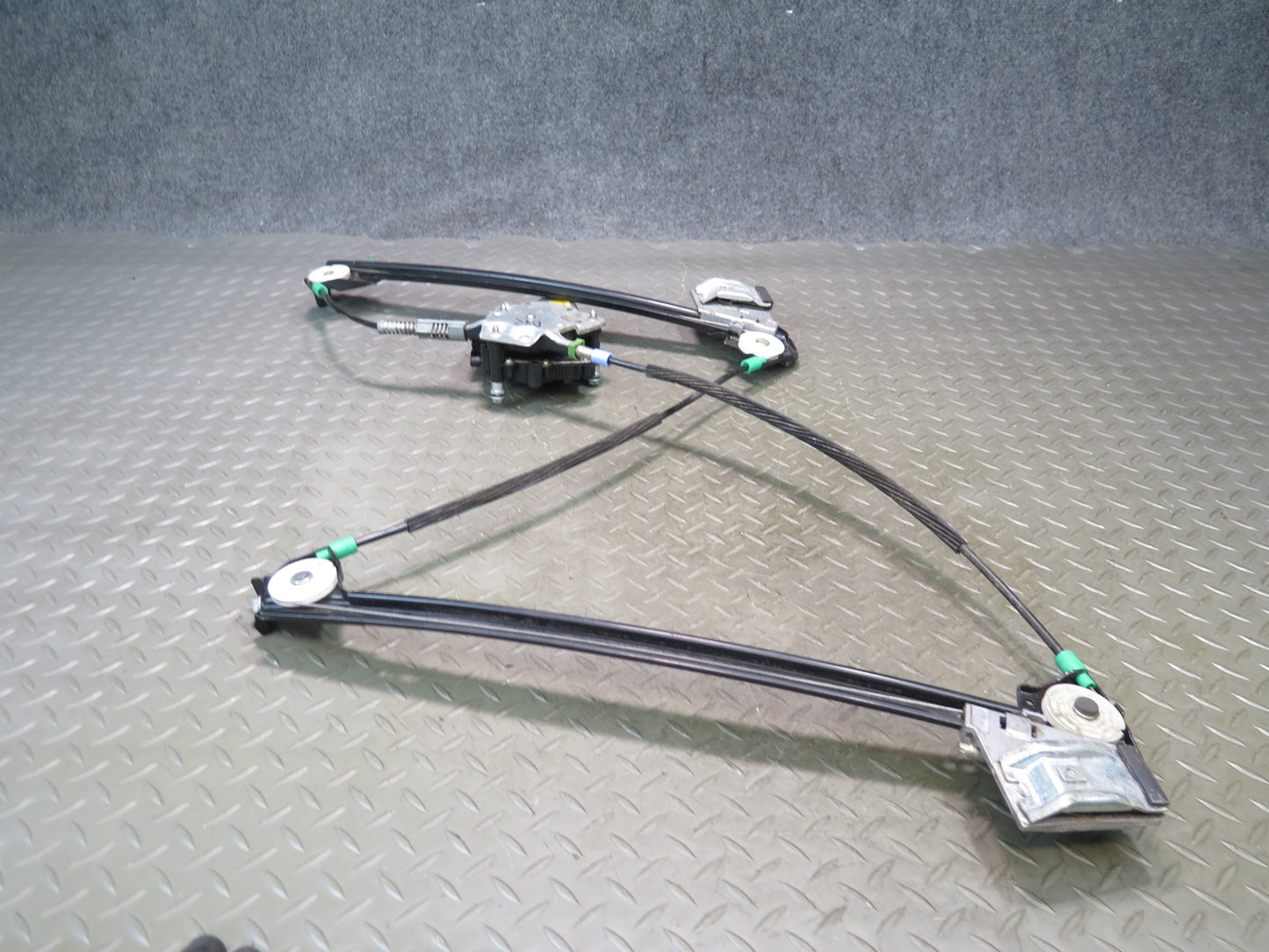 1999-2004 Porsche 911 996 Conv Left Door Window Regulator w Motor 99662410104