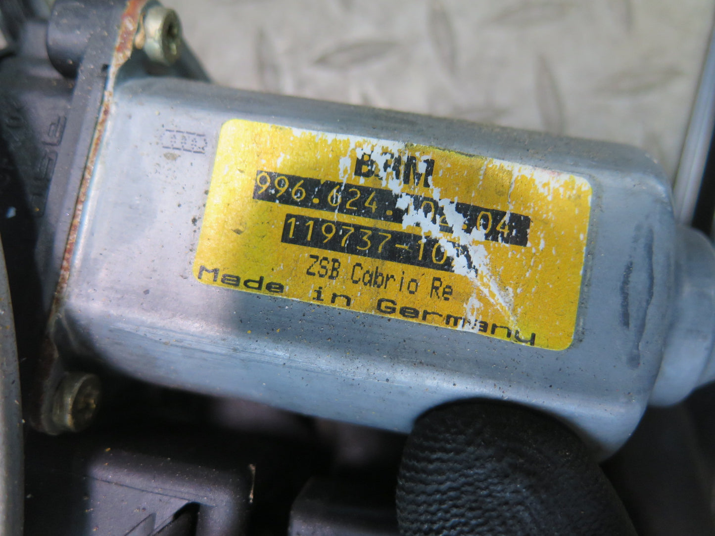1999-2004 Porsche 911 996 Right Door Window Regulator w Motor 99654207604