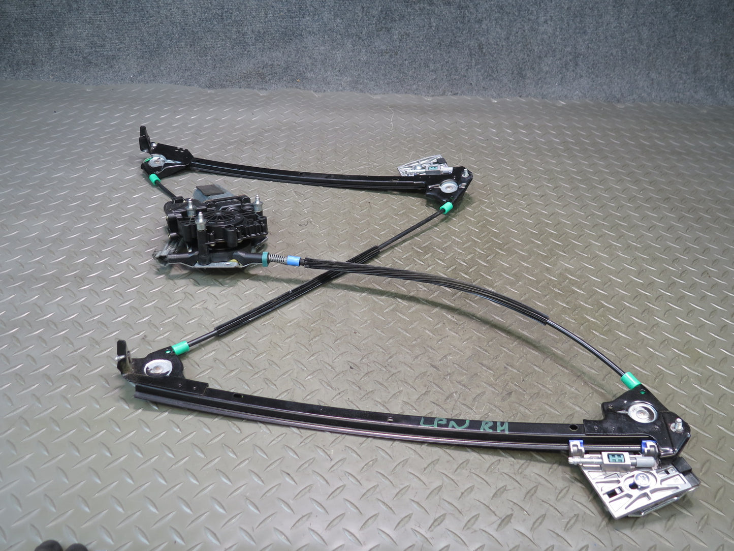 1999-2004 Porsche 911 996 Right Door Window Regulator w Motor 99654207604