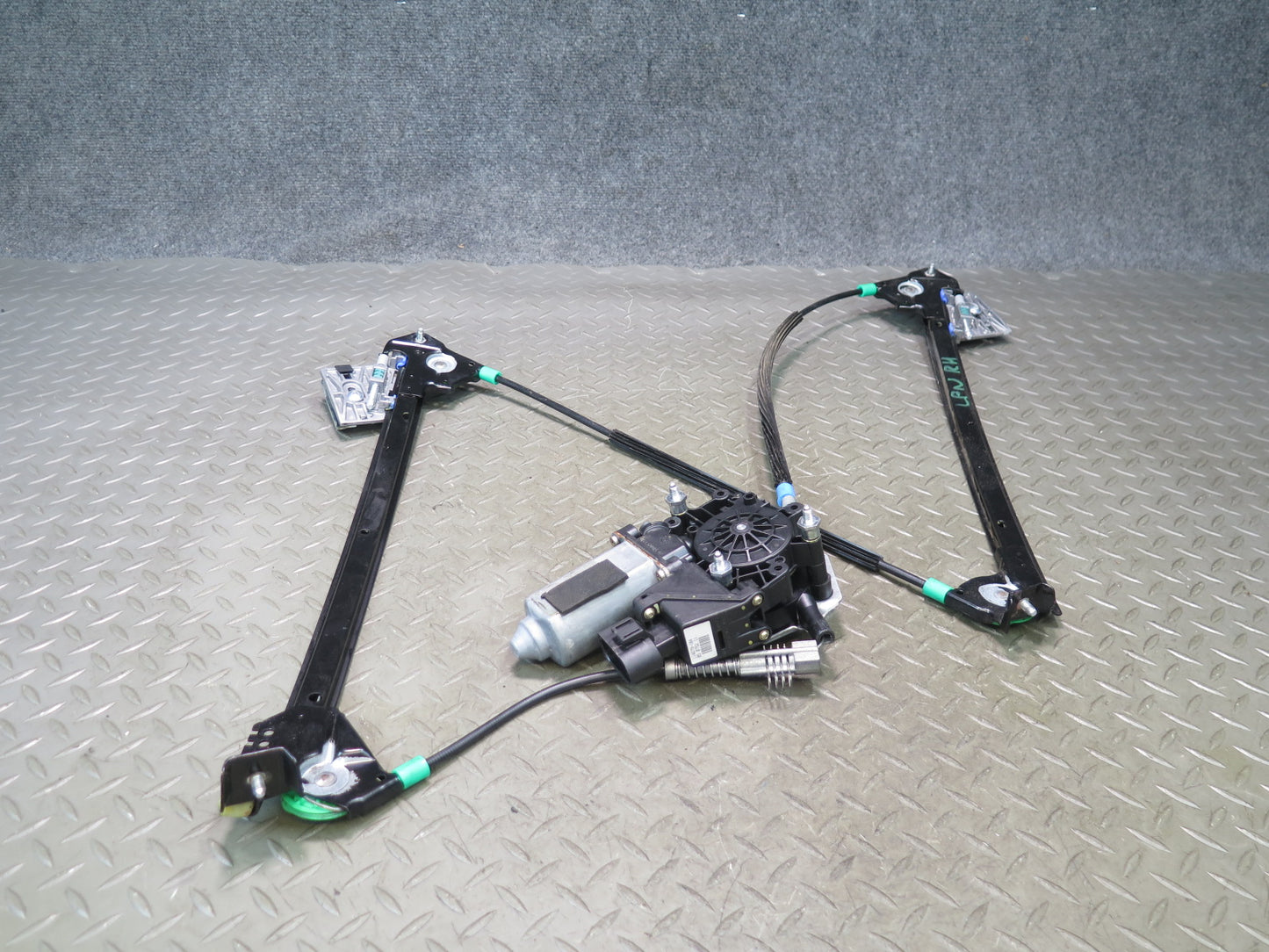 1999-2004 Porsche 911 996 Right Door Window Regulator w Motor 99654207604