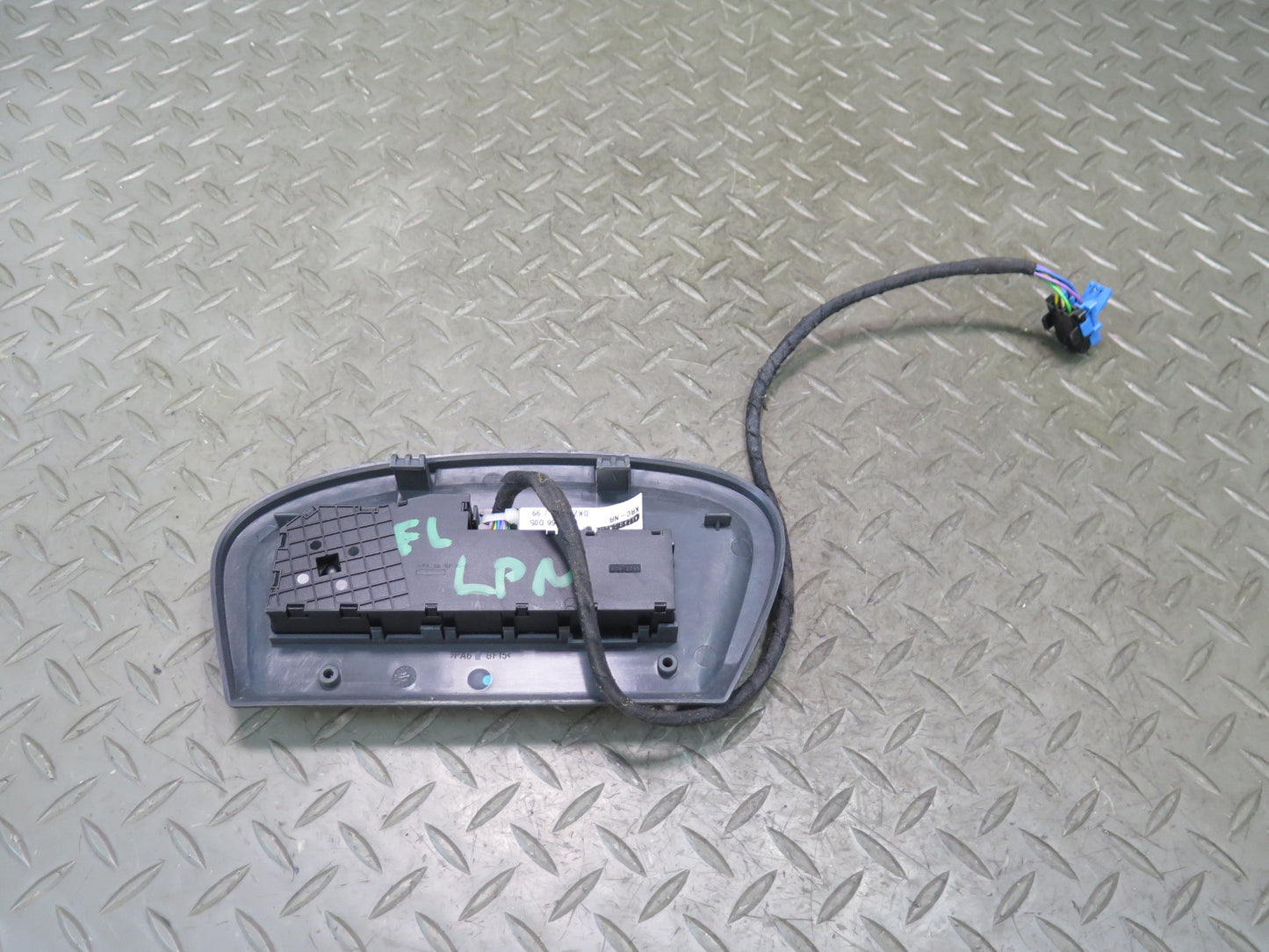 1999-2005 Porsche 911 996 Front Left Seat Adjust Control Switch w Trim