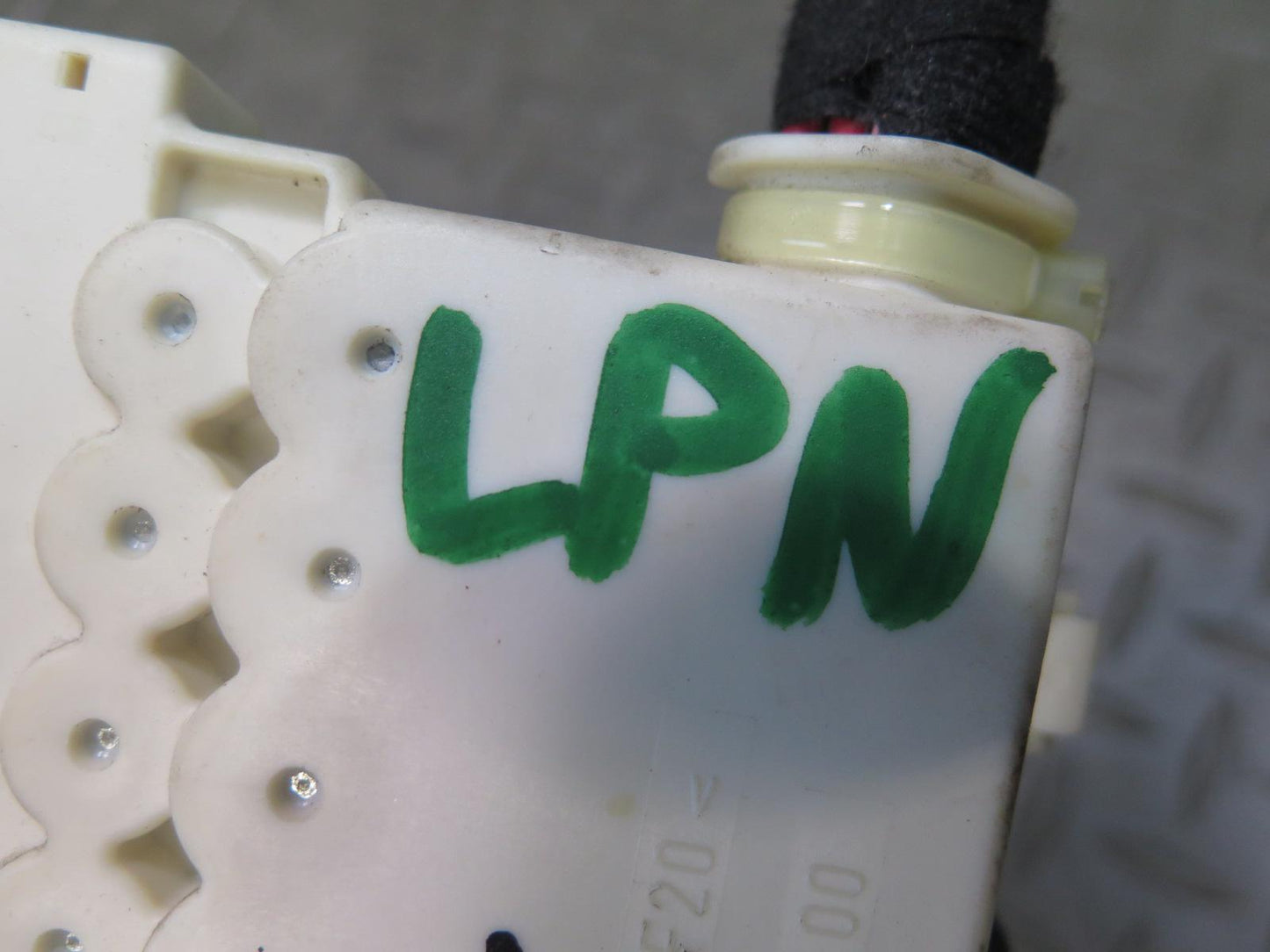 1999-2004 Porsche 911 996 Cabin Power Distribution Fuse Box 99661030300