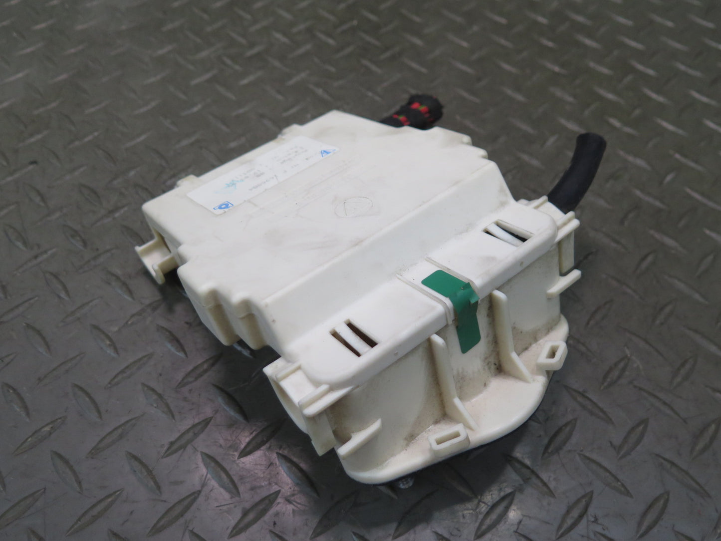 1999-2004 Porsche 911 996 Cabin Power Distribution Fuse Box 99661030300