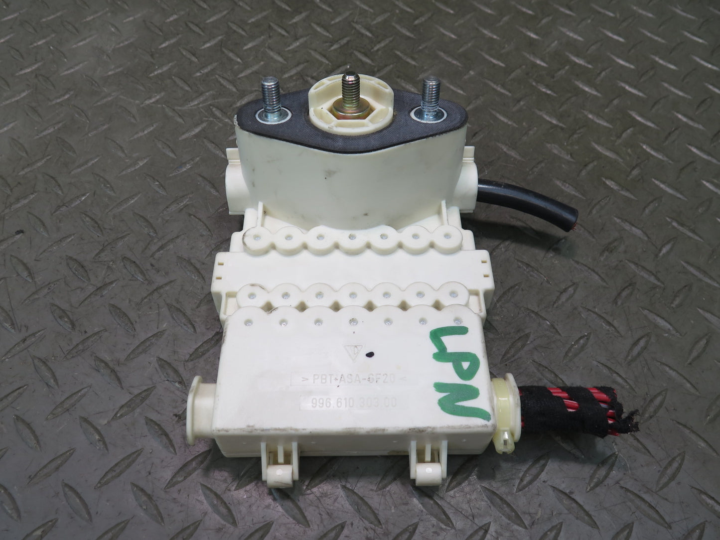 1999-2004 Porsche 911 996 Cabin Power Distribution Fuse Box 99661030300