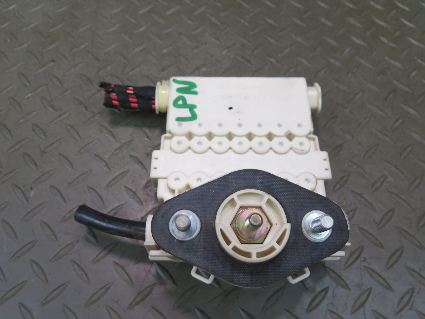 1999-2004 Porsche 911 996 Cabin Power Distribution Fuse Box 99661030300