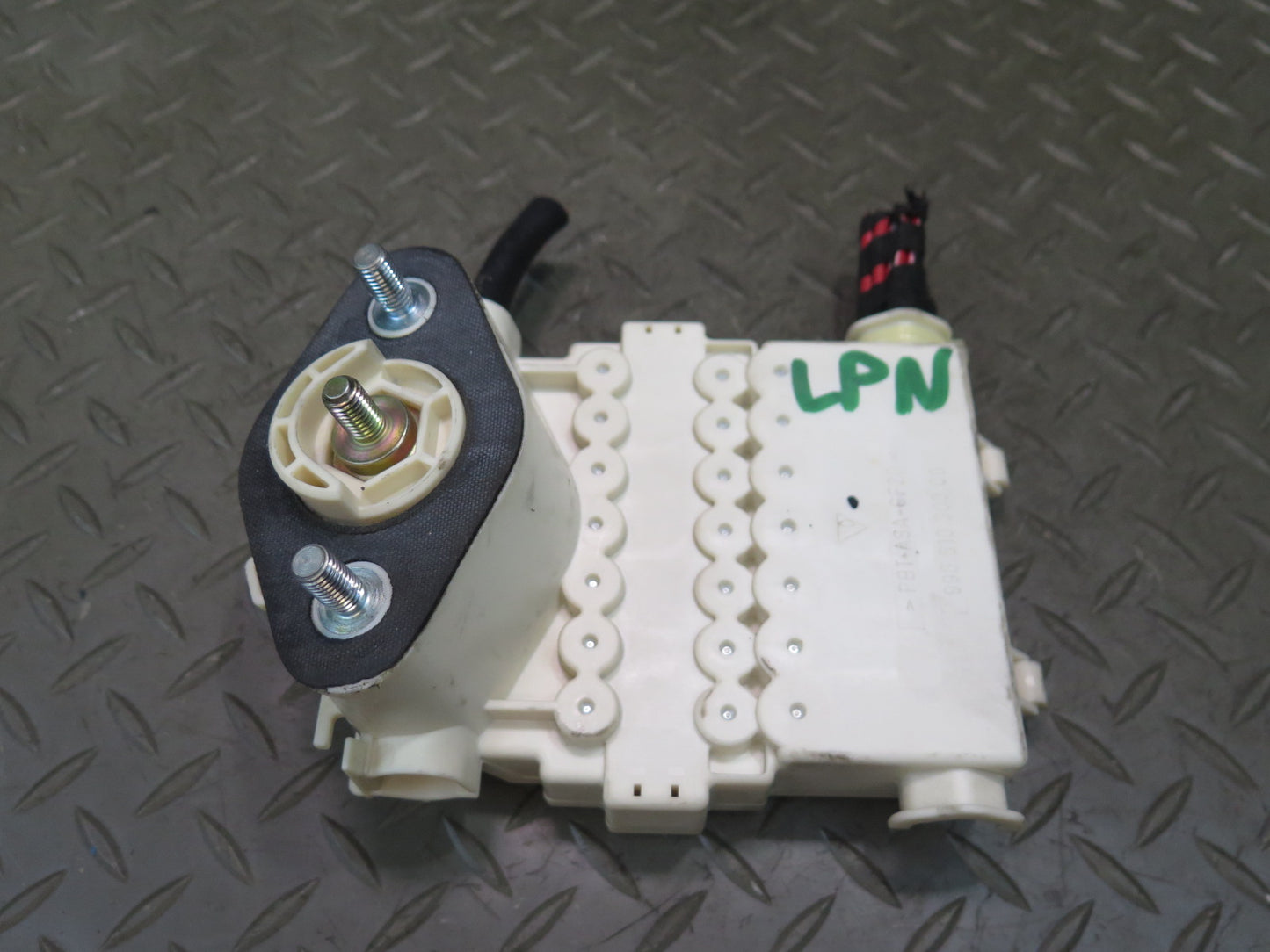 1999-2004 Porsche 911 996 Cabin Power Distribution Fuse Box 99661030300