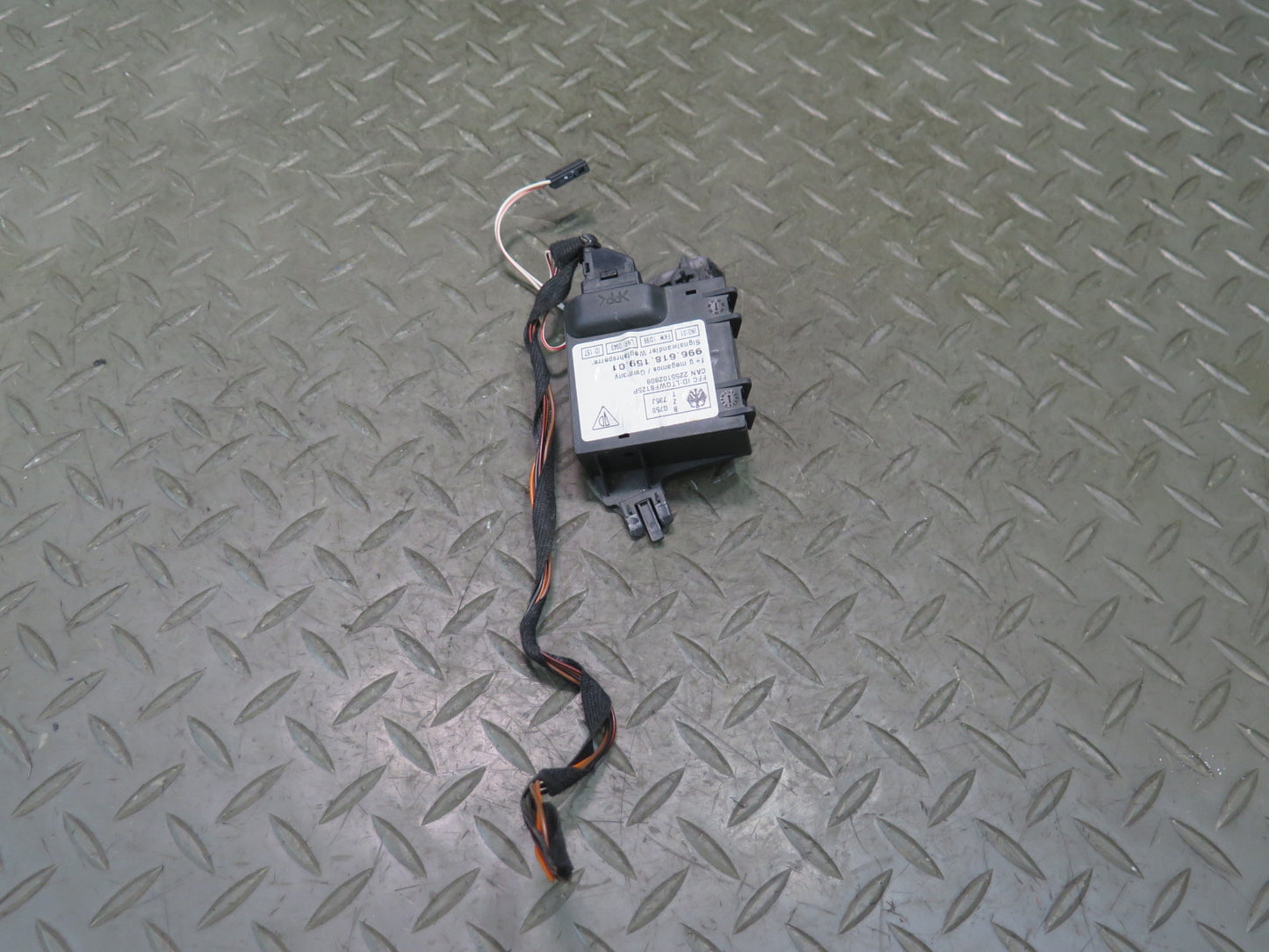1999-2004 Porsche 911 996 Anti Theft Immobilizer Control Module 99661815901
