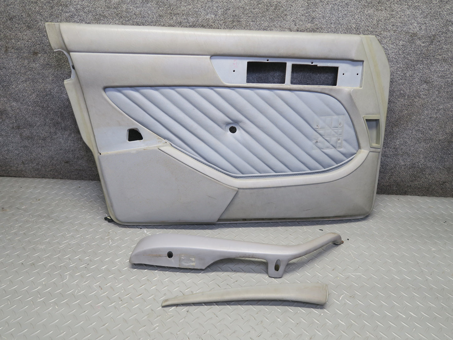 86-91 Mercedes W126 560SEL Sedan Set of 2 Front Door Interior Trim Panel OEM