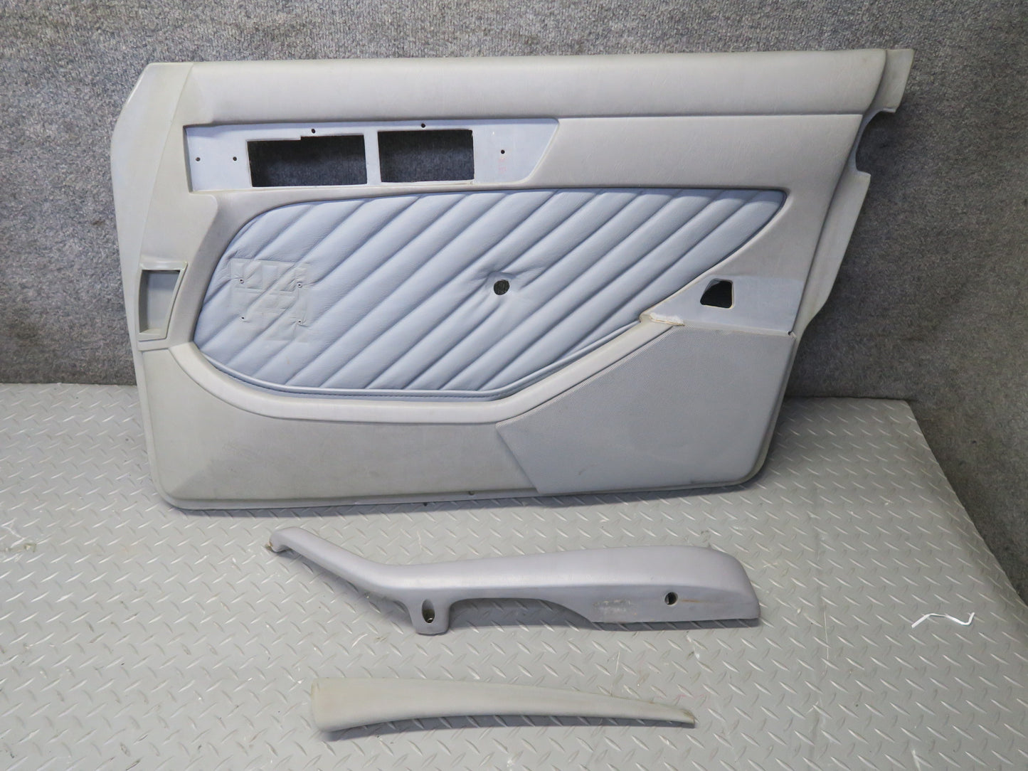 86-91 Mercedes W126 560SEL Sedan Set of 2 Front Door Interior Trim Panel OEM