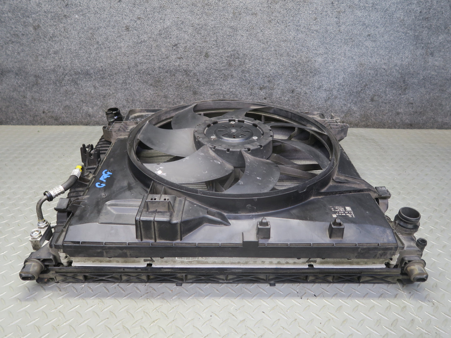 2017-2019 Mercedes X166 GLS450 Engine Radiator A/C Condenser Fan Shroud Assy