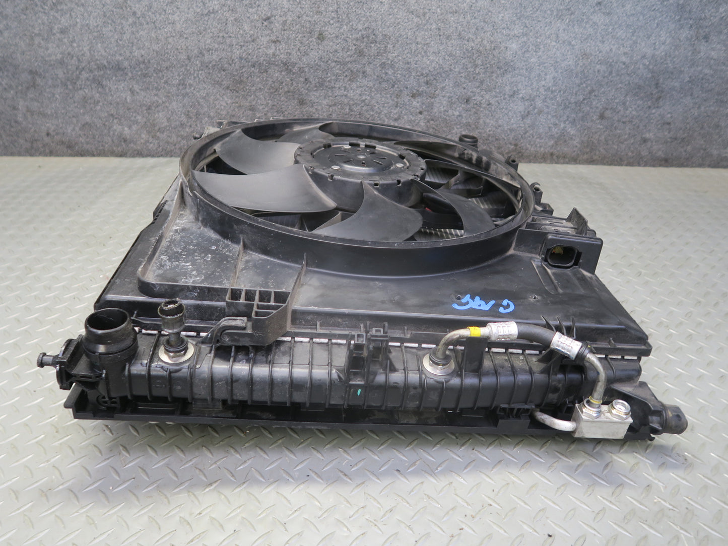 2017-2019 Mercedes X166 GLS450 Engine Radiator A/C Condenser Fan Shroud Assy