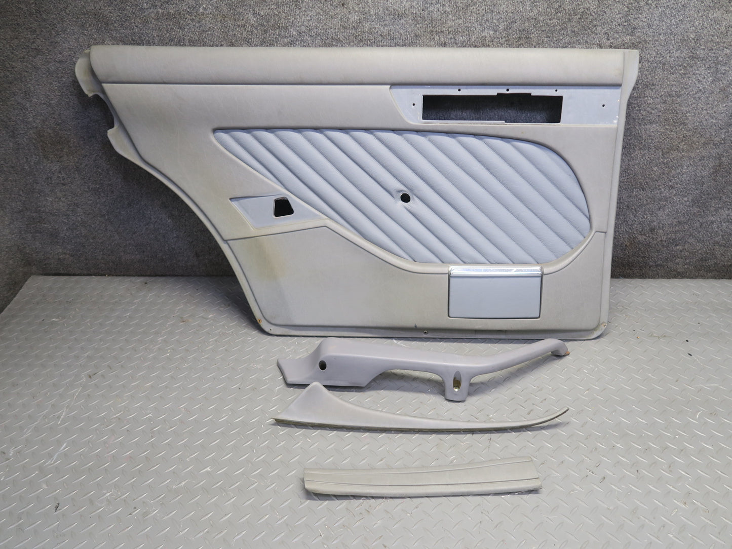86-91 Mercedes W126 560SEL Sedan Set of 2 Rear Door Interior Trim Panel OEM