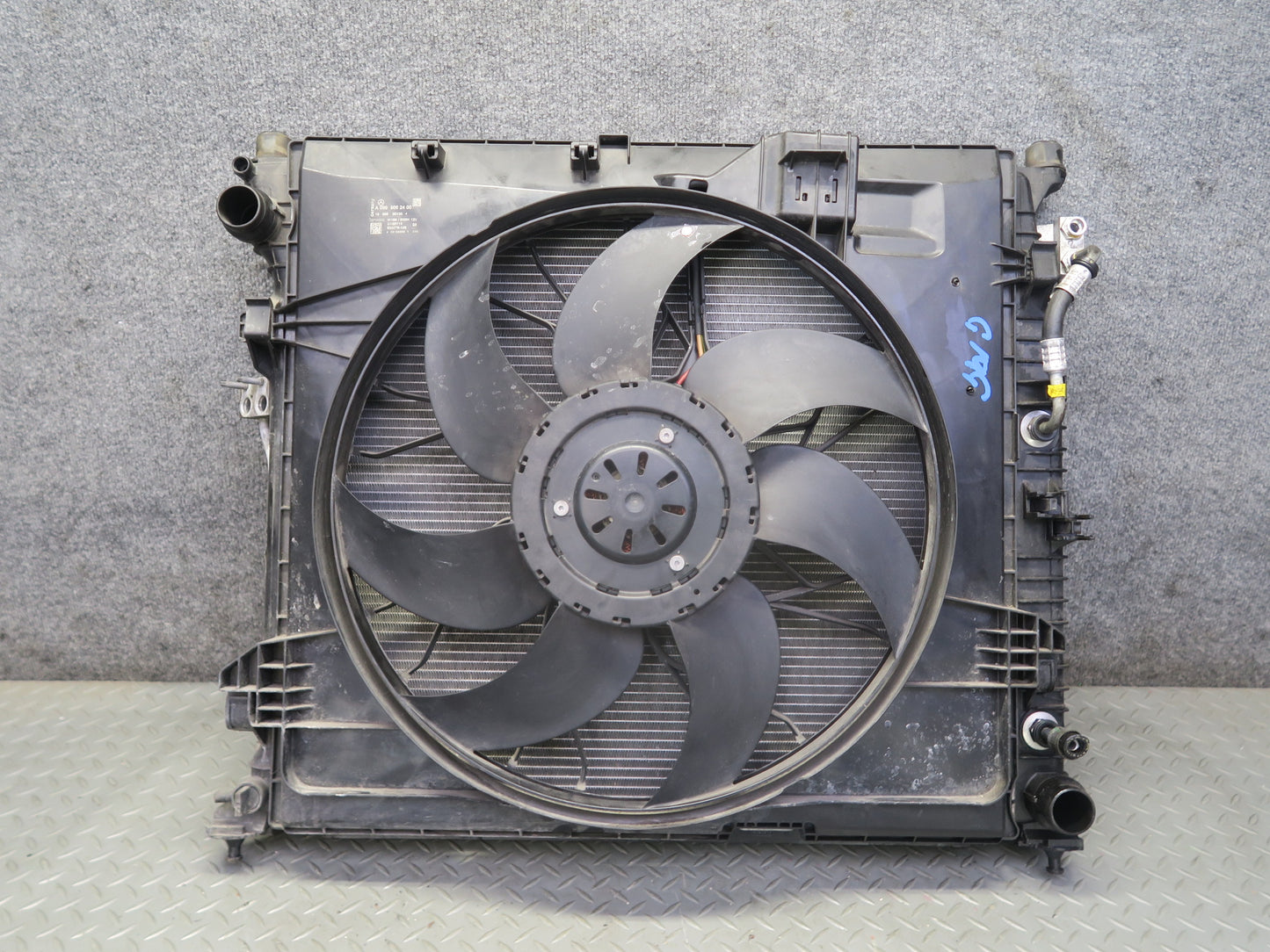 2017-2019 Mercedes X166 GLS450 Engine Radiator A/C Condenser Fan Shroud Assy