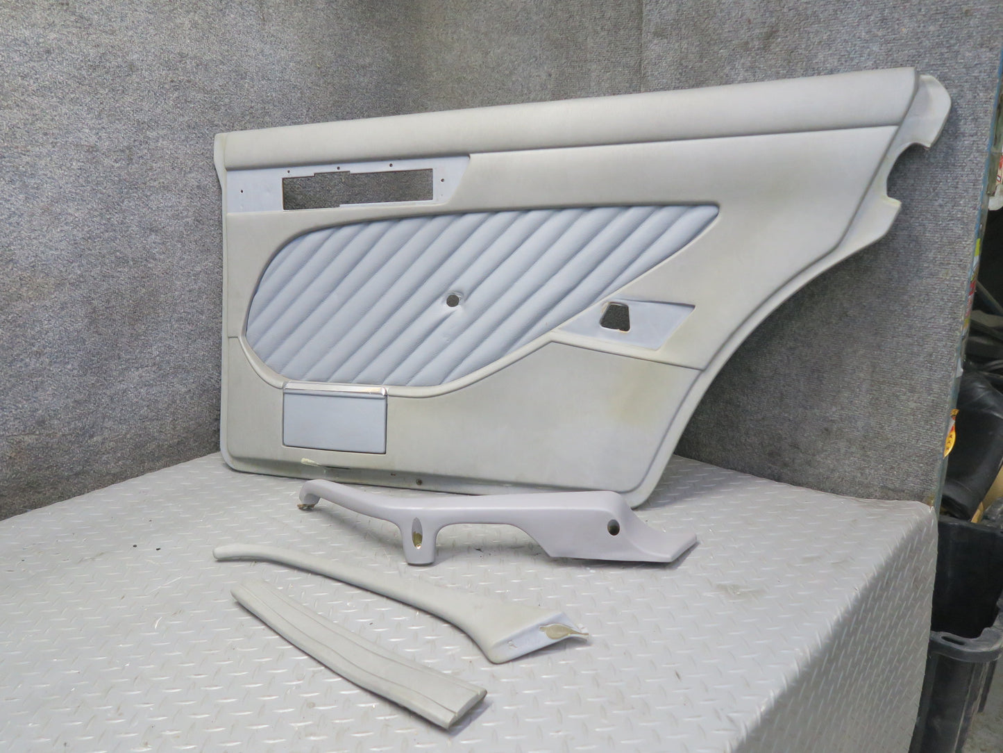 86-91 Mercedes W126 560SEL Sedan Set of 2 Rear Door Interior Trim Panel OEM