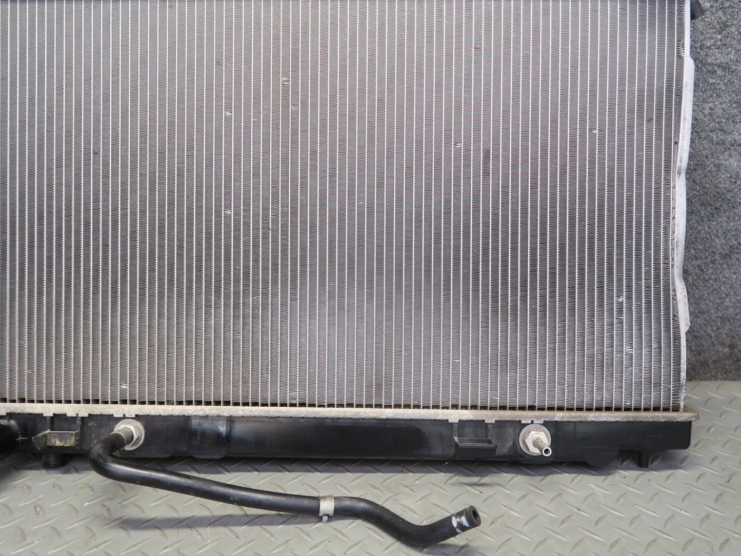 04-06 Nissan 350Z Z33 Convert VQ35DE A/T Engine Cooling Radiator 34K Miles OEM