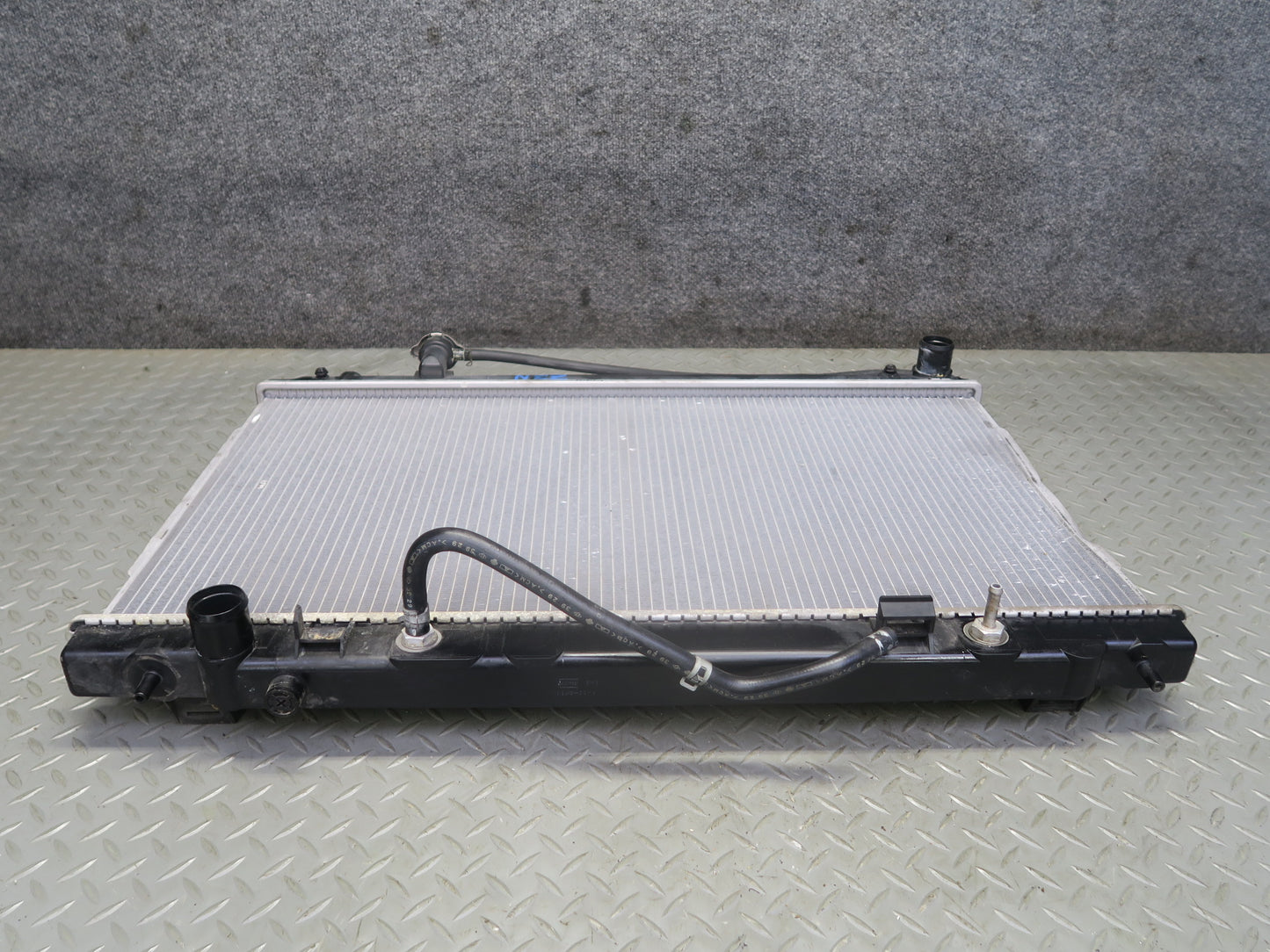 04-06 Nissan 350Z Z33 Convert VQ35DE A/T Engine Cooling Radiator 34K Miles OEM