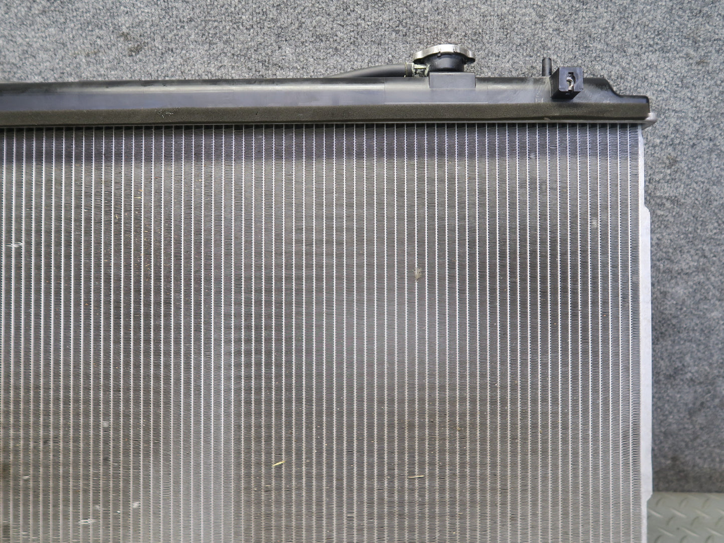 04-06 Nissan 350Z Z33 Convert VQ35DE A/T Engine Cooling Radiator 34K Miles OEM
