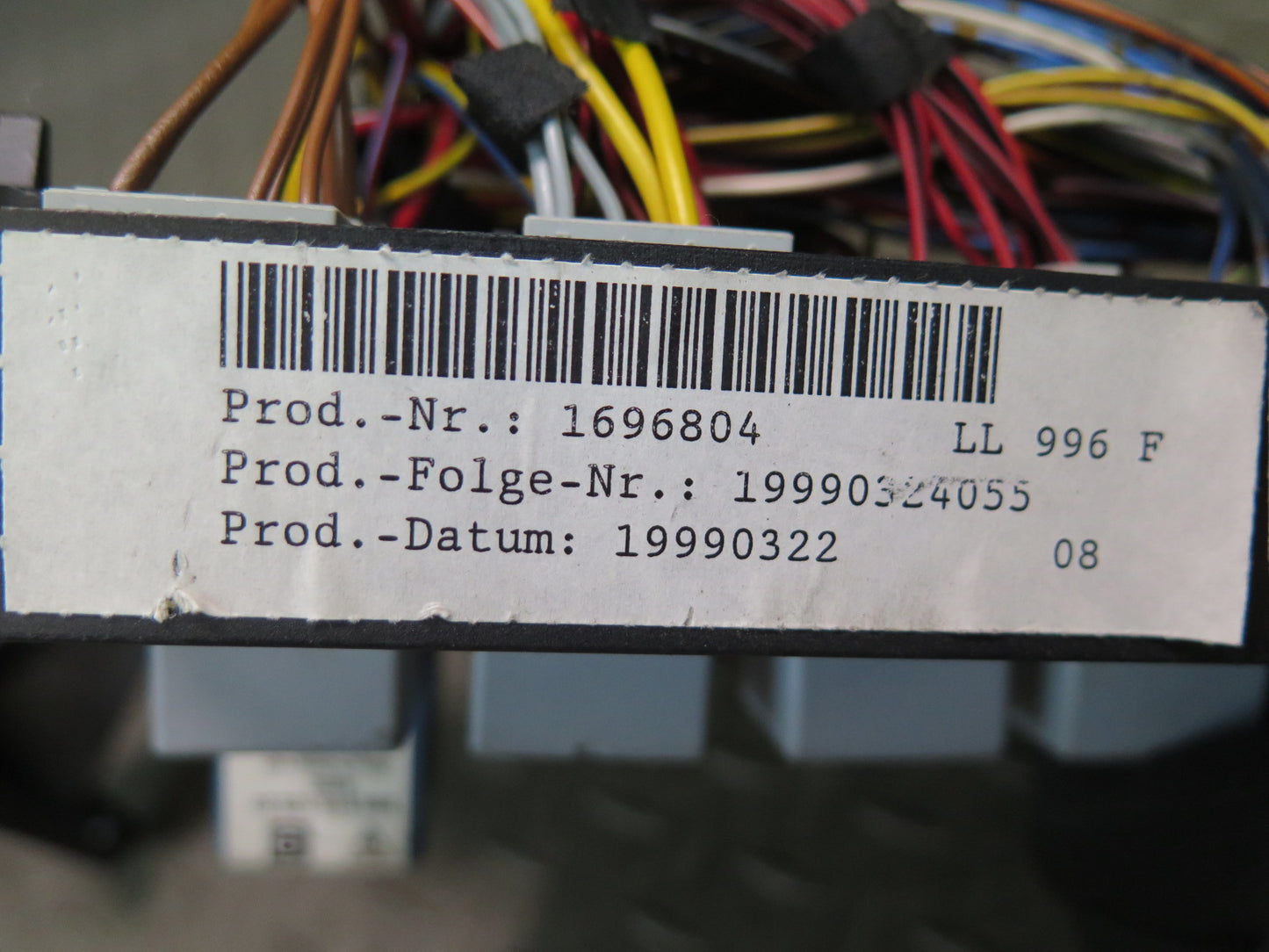 1999 Porsche 911 996 Junction Fuse Relay Box Module Unit