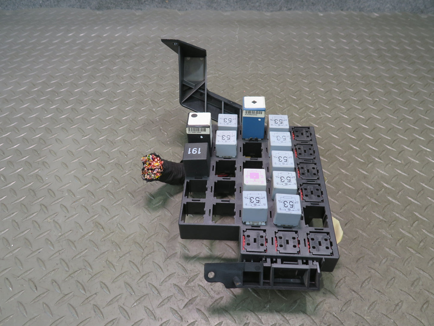 1999 Porsche 911 996 Junction Fuse Relay Box Module Unit