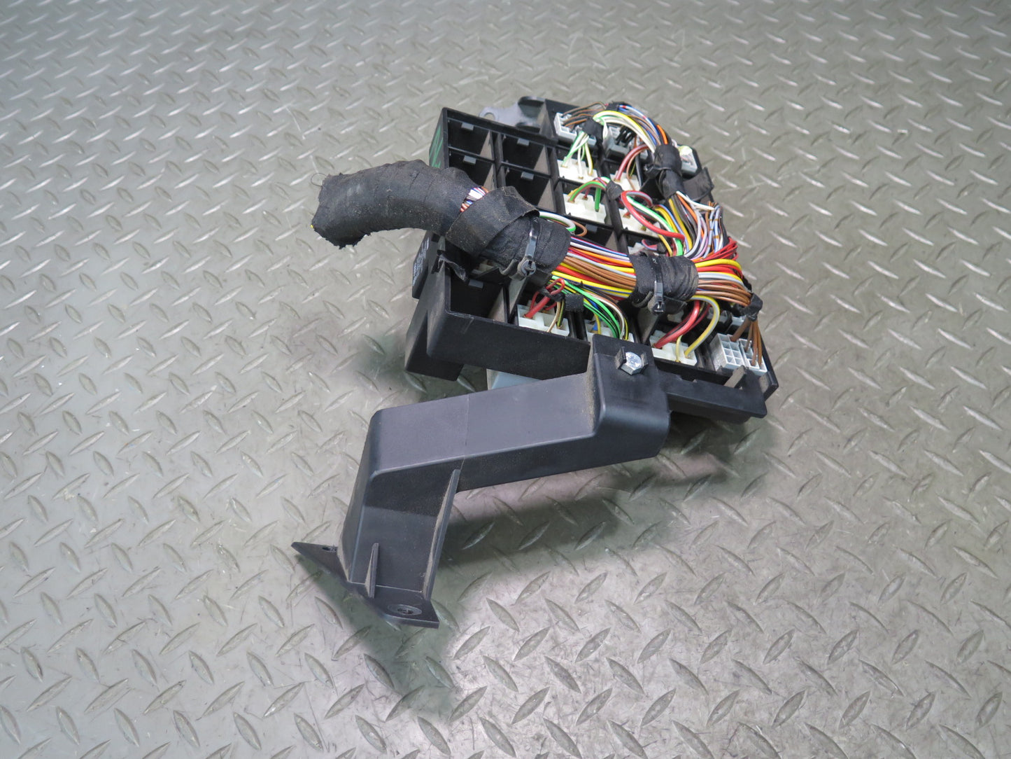1999 Porsche 911 996 Junction Fuse Relay Box Module Unit