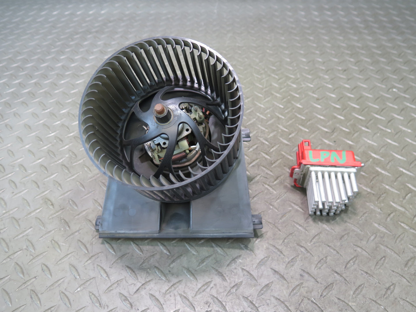 1999-2004 Porsche 911 996 Hvac A/C Heater Blower Motor Fan w Resistor