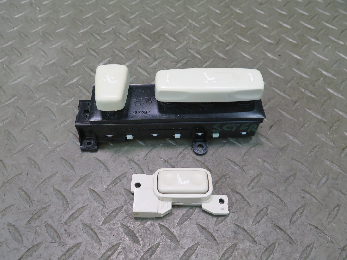 02-10 Lexus SC430 Set of 2 Front Right Seat Lumbar Adjustment Switch OEM