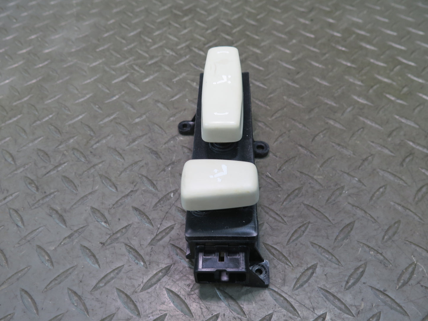 02-10 Lexus SC430 Set of 2 Front Right Seat Lumbar Adjustment Switch OEM