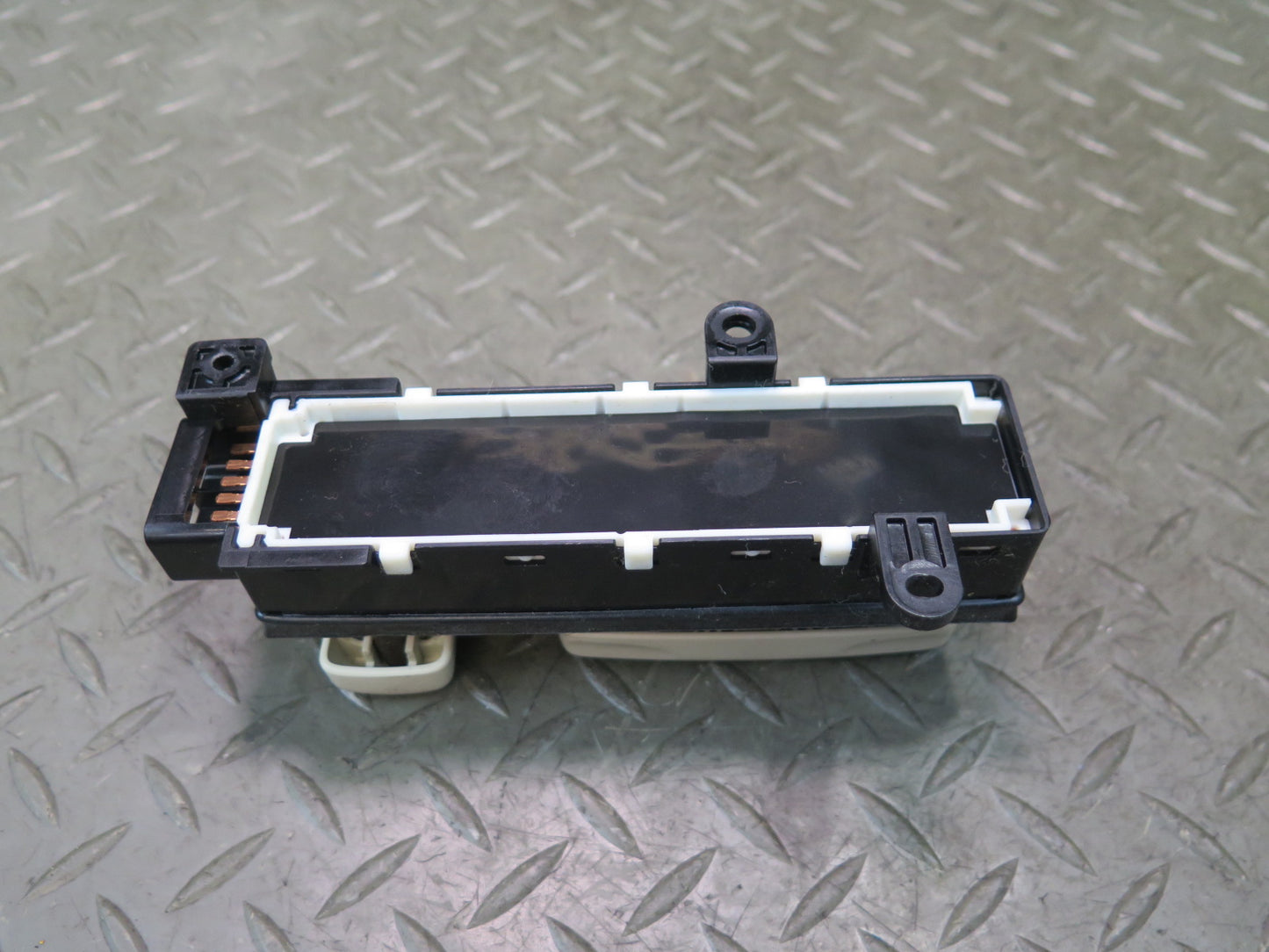 02-10 Lexus SC430 Set of 2 Front Right Seat Lumbar Adjustment Switch OEM