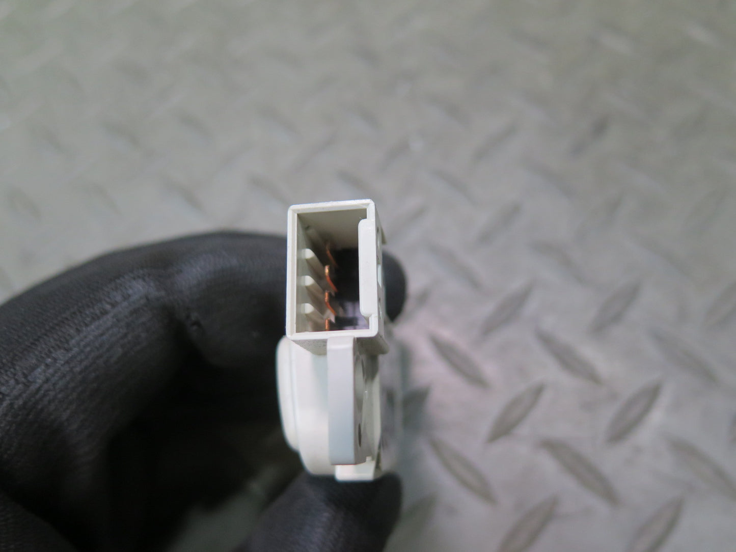 02-10 Lexus SC430 Set of 2 Front Right Seat Lumbar Adjustment Switch OEM