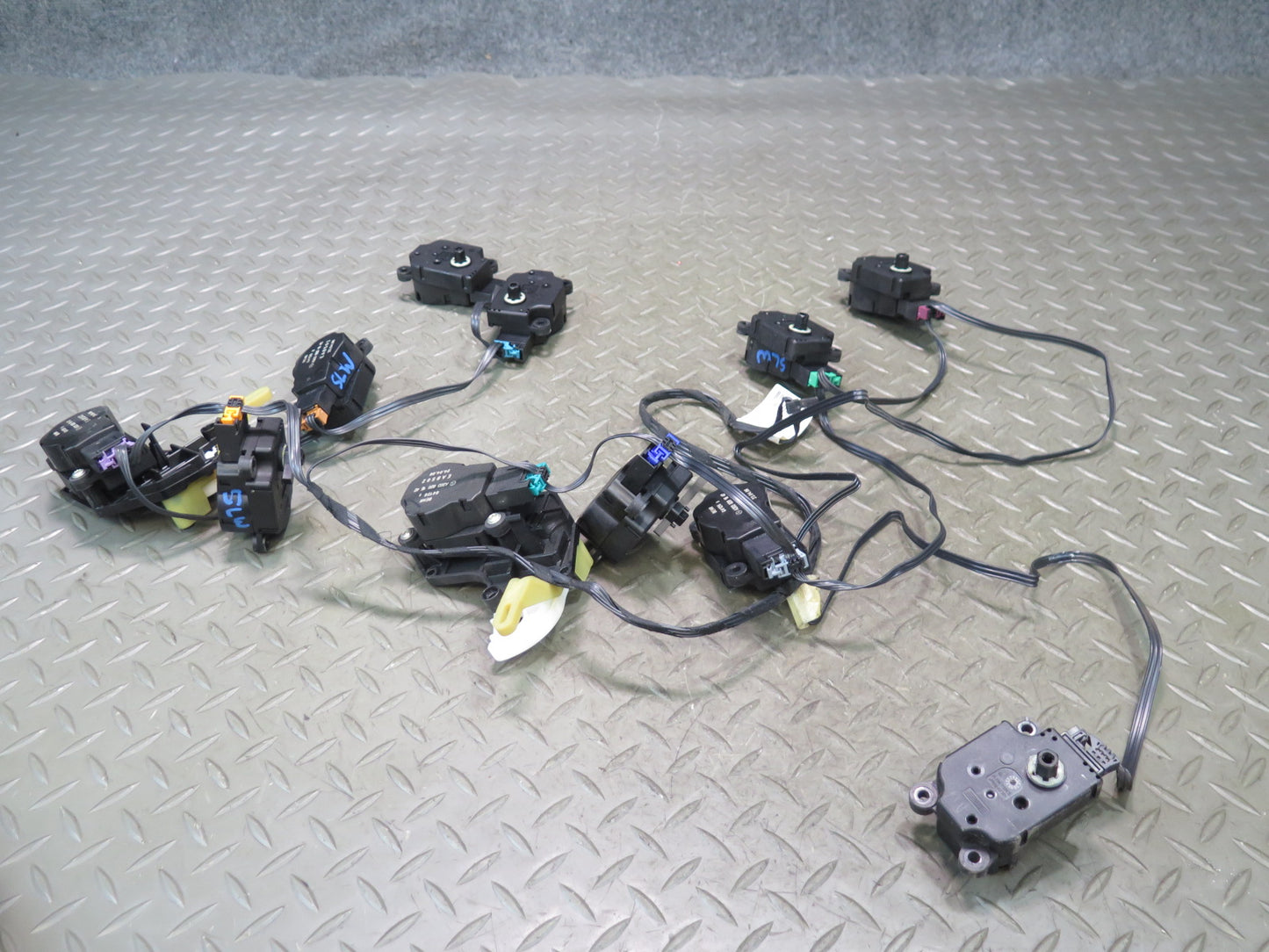 03-12 Mercedes R230 Sl-class A/C Heater Flap Door Actuator Motor Wiring Set OEM