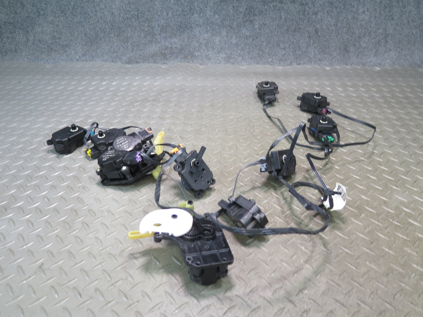 03-12 Mercedes R230 Sl-class A/C Heater Flap Door Actuator Motor Wiring Set OEM
