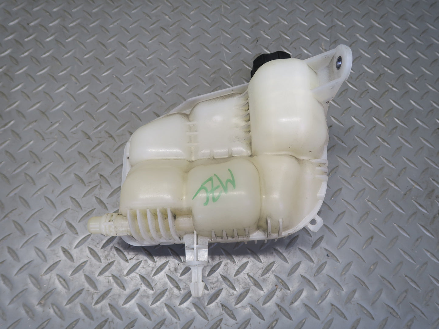 16-24 Mini Cooper F54 F55 F56 F57 Engine Expansion Overflow Reservoir Tank