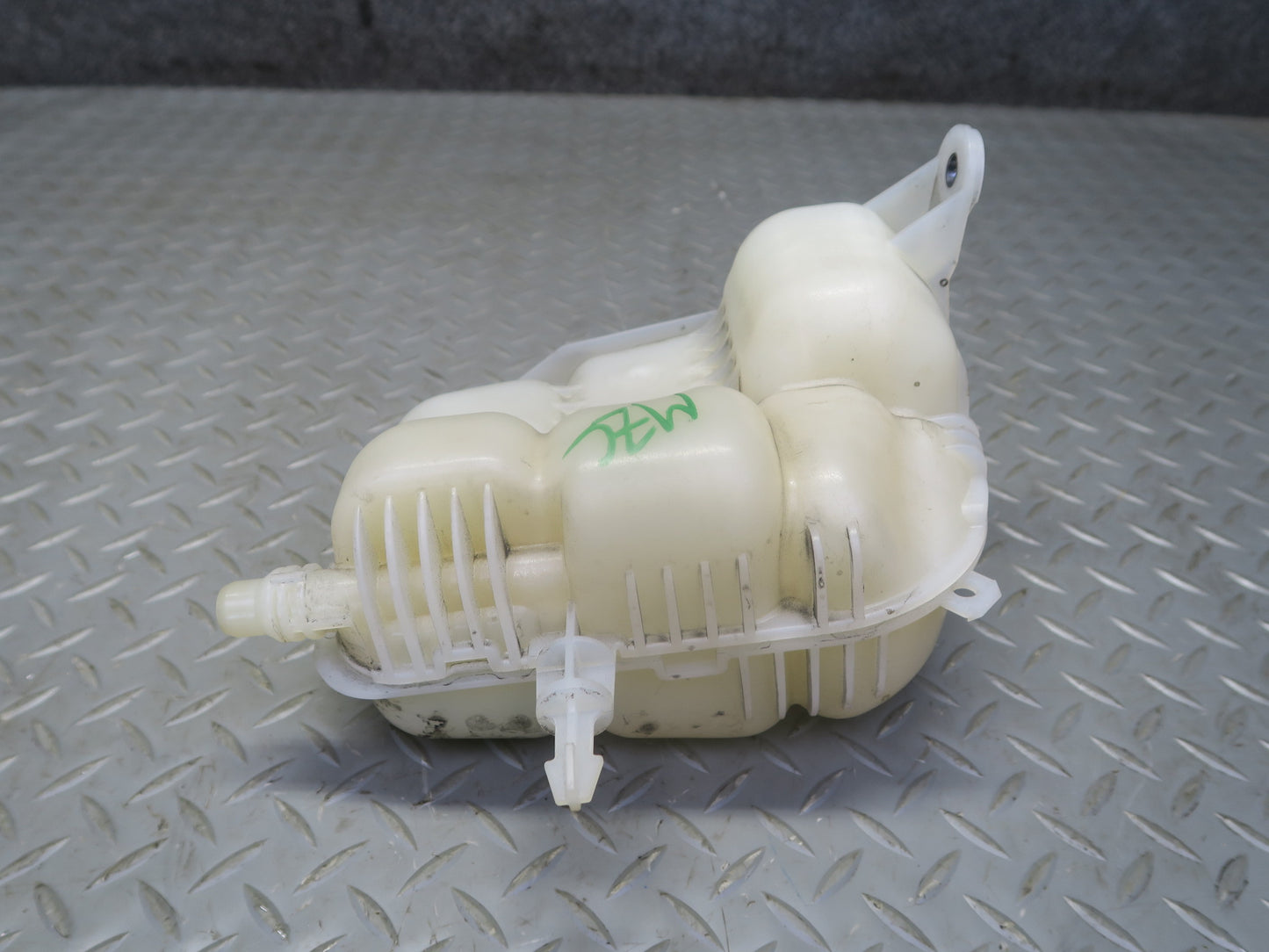 16-24 Mini Cooper F54 F55 F56 F57 Engine Expansion Overflow Reservoir Tank