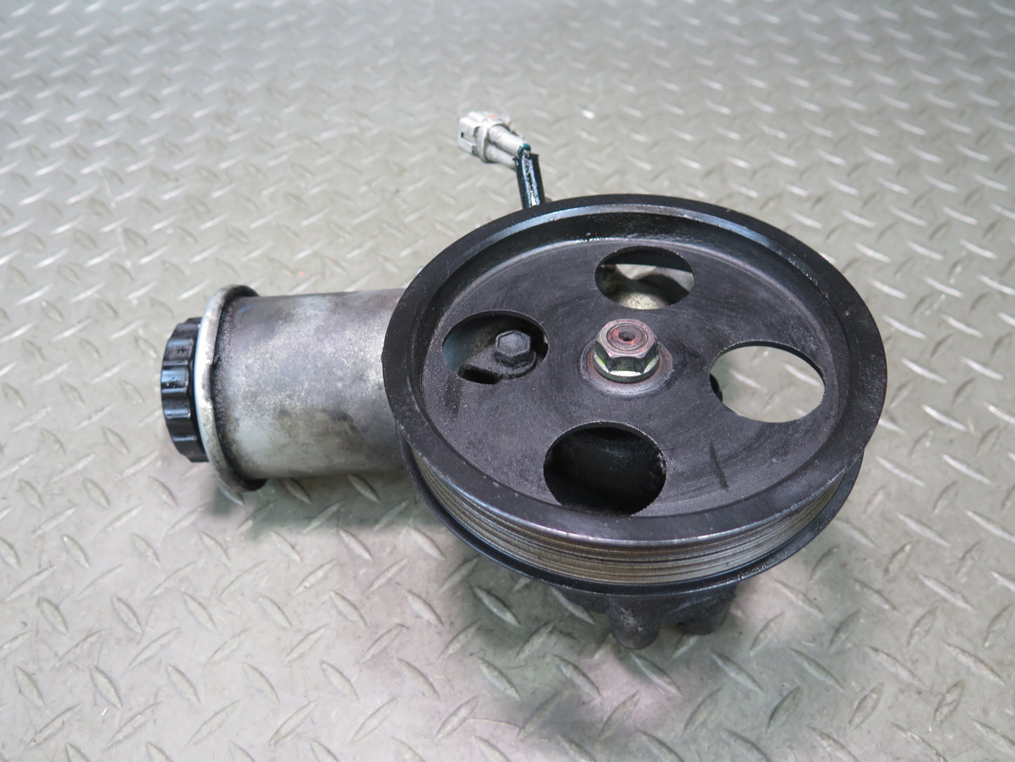 98-05 Lexus GS300 Power Steering Pump w Pulley OEM