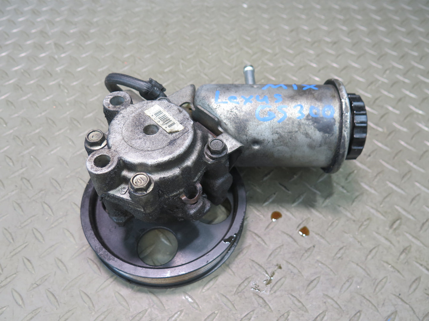 98-05 Lexus GS300 Power Steering Pump w Pulley OEM