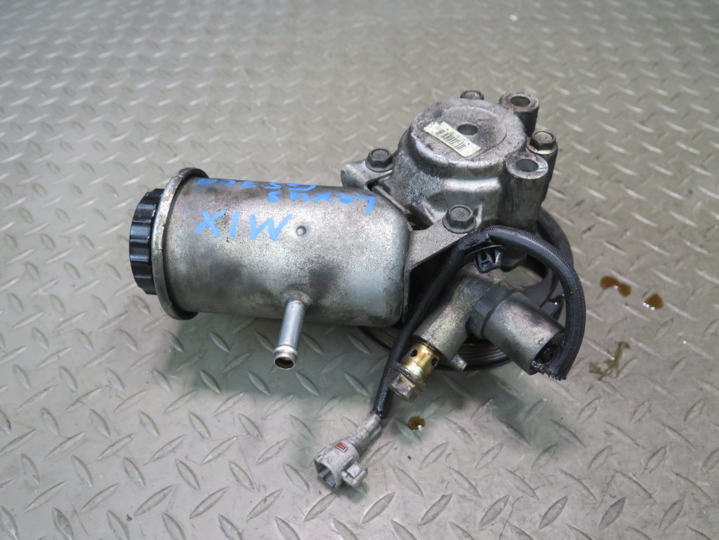 98-05 Lexus GS300 Power Steering Pump w Pulley OEM