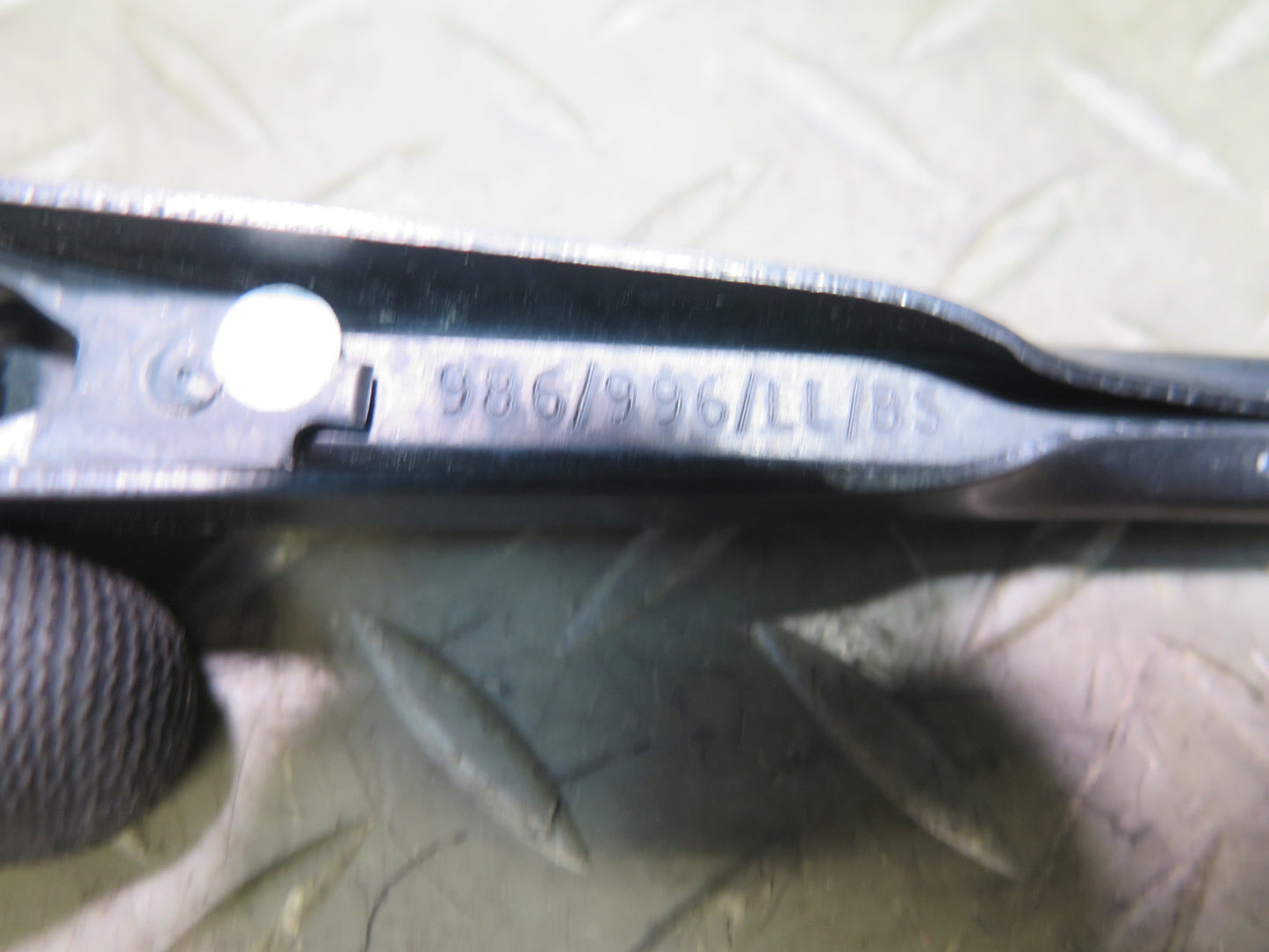 1999-2004 Porsche 911 996 Front Left & Right Windshield Wiper Arm Set of 2