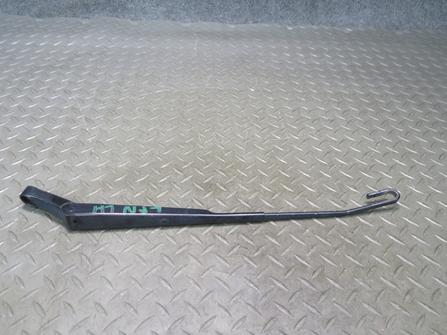 1999-2004 Porsche 911 996 Front Left & Right Windshield Wiper Arm Set of 2