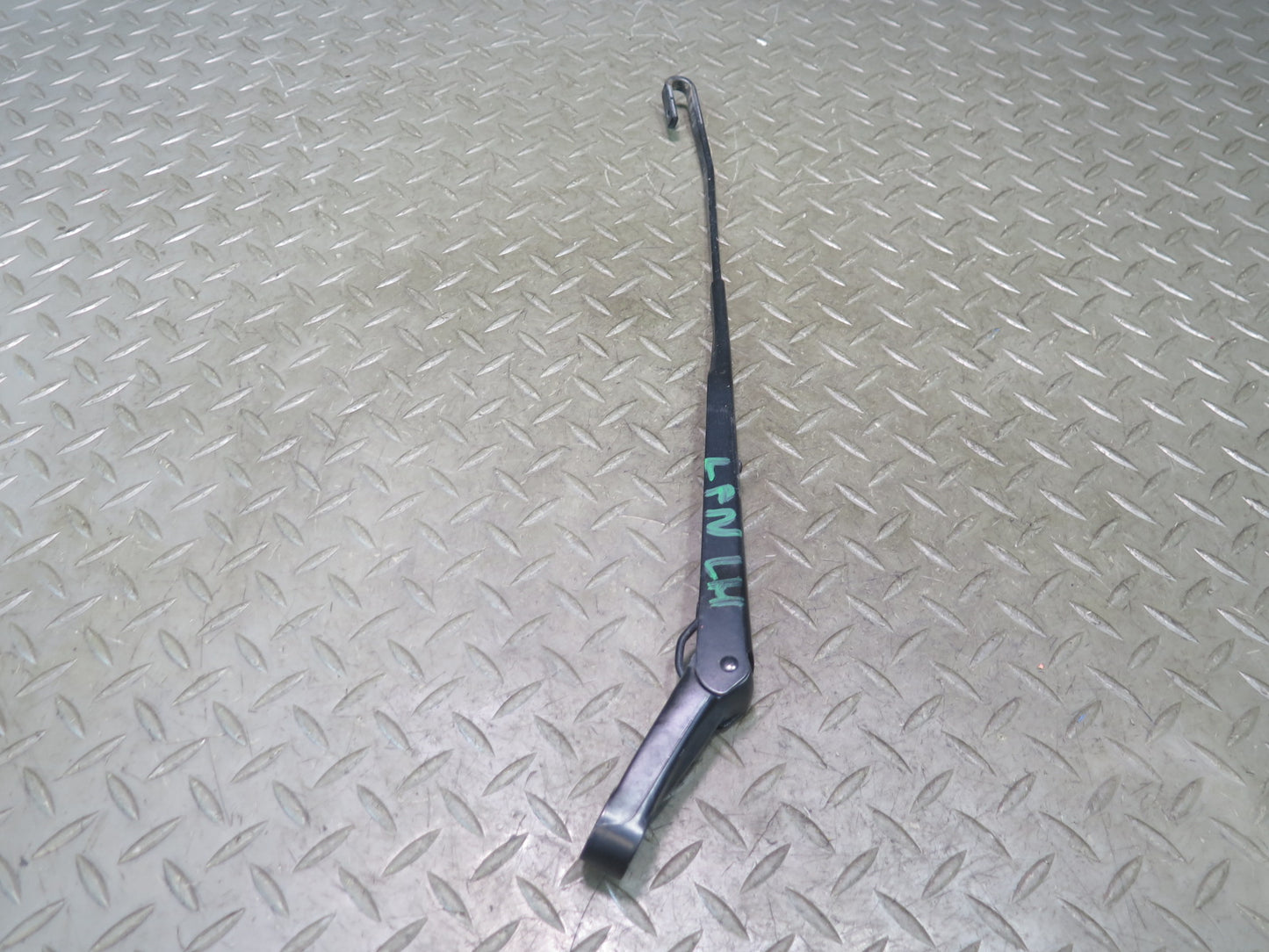 1999-2004 Porsche 911 996 Front Left & Right Windshield Wiper Arm Set of 2