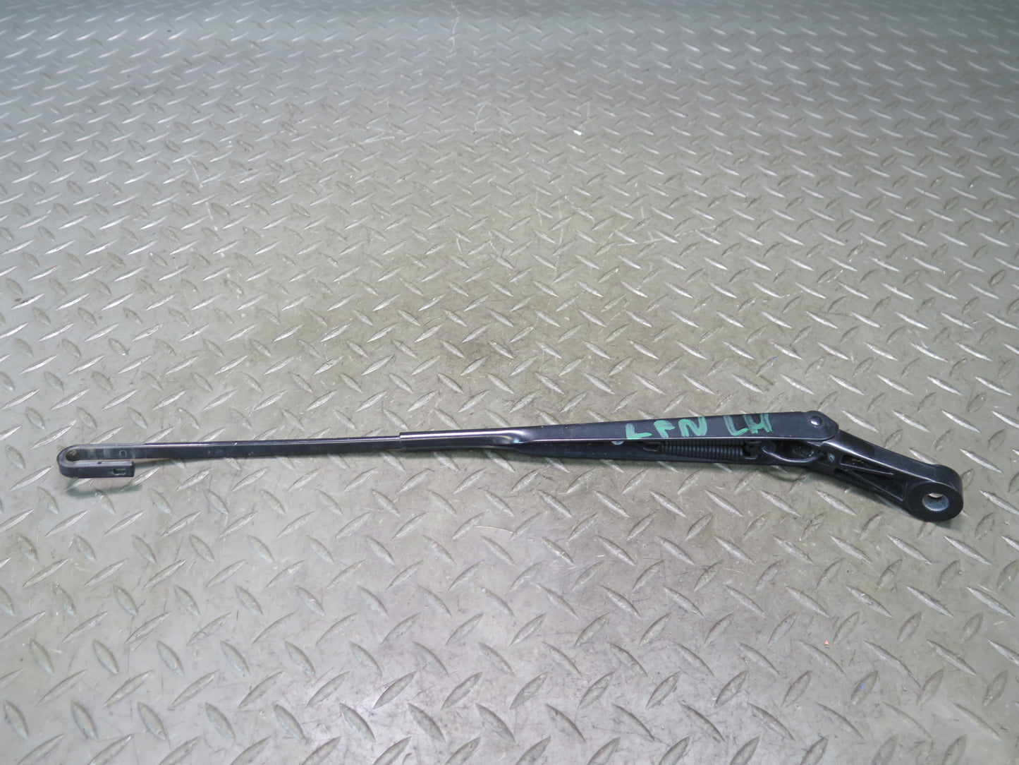 1999-2004 Porsche 911 996 Front Left & Right Windshield Wiper Arm Set of 2