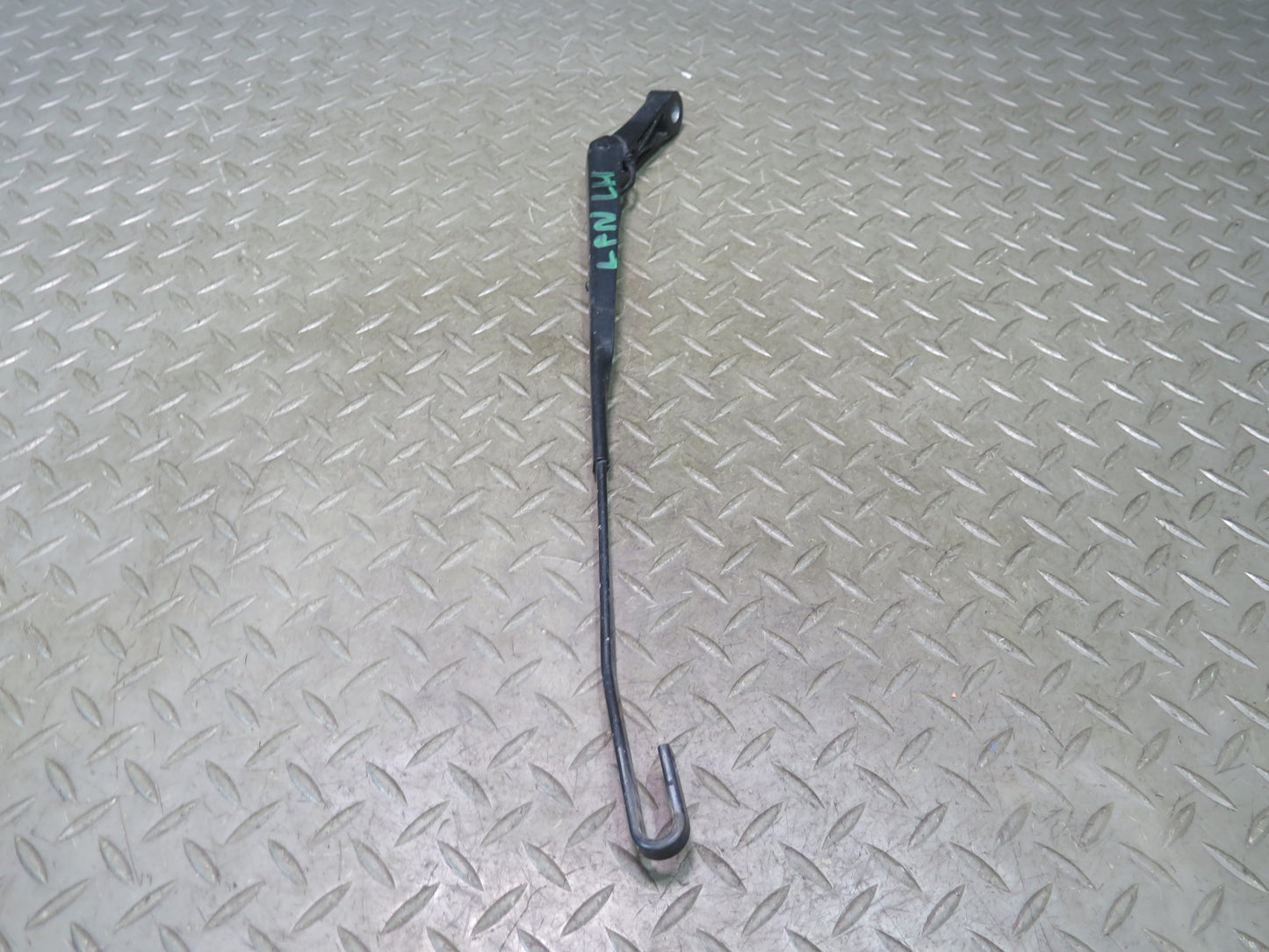 1999-2004 Porsche 911 996 Front Left & Right Windshield Wiper Arm Set of 2