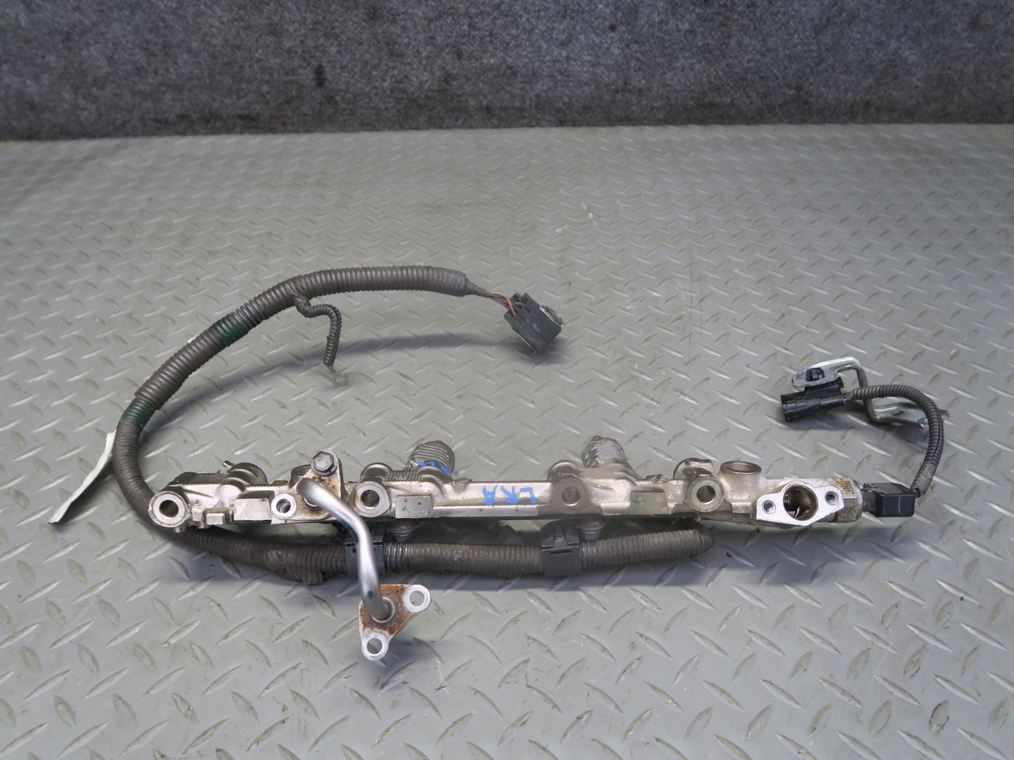 15-17 Lexus GSC16L RC350 RC300 2GRFSE Right Side Fuel Rail w Injector Set OEM
