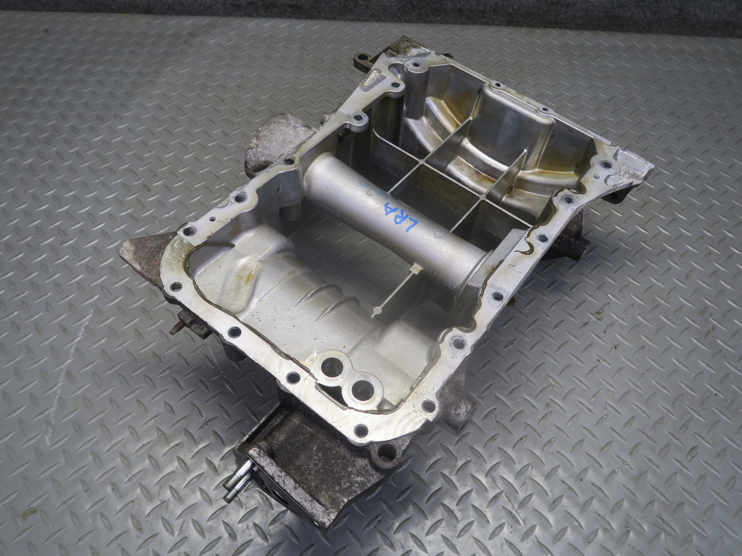 15-17 Lexus GSC16L RC350 RC300 3.5L AWD Engine Upper Oil Pan 77K Miles OEM