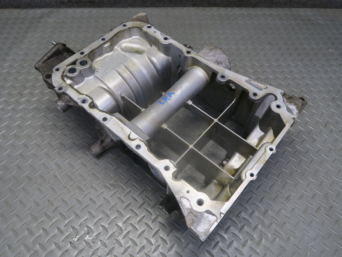 15-17 Lexus GSC16L RC350 RC300 3.5L AWD Engine Upper Oil Pan 77K Miles OEM