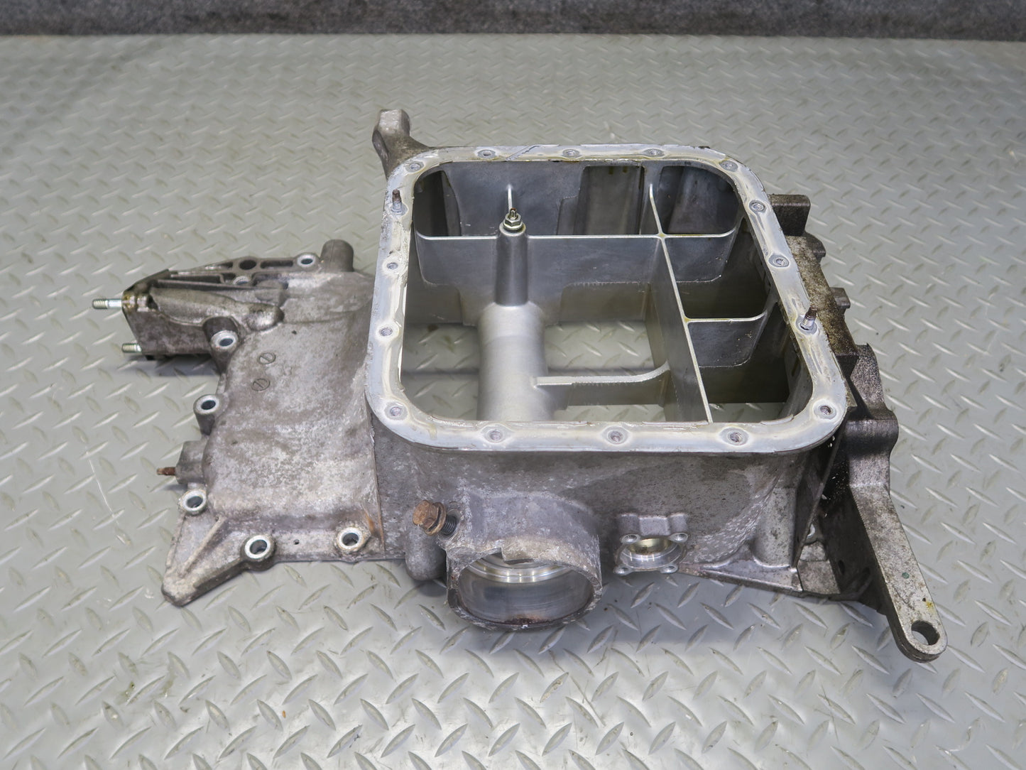 15-17 Lexus GSC16L RC350 RC300 3.5L AWD Engine Upper Oil Pan 77K Miles OEM