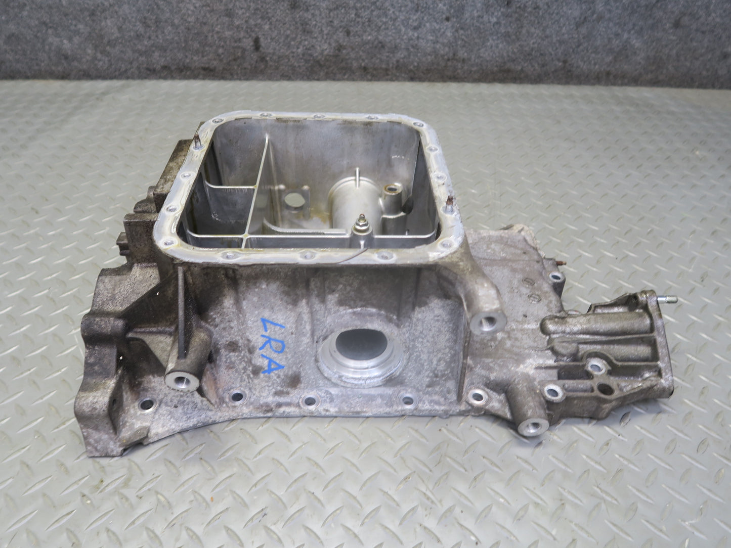 15-17 Lexus GSC16L RC350 RC300 3.5L AWD Engine Upper Oil Pan 77K Miles OEM
